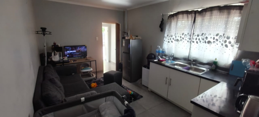 To Let 1 Bedroom Property for Rent in Oos Einde North West